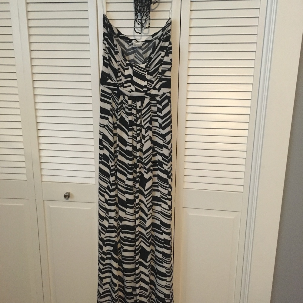 Maxi Strapless Black and White Dress